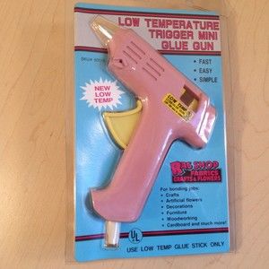 Rag Shop Low-Temperature Mini Glue Gun Kit- Includes Glue Sticks New